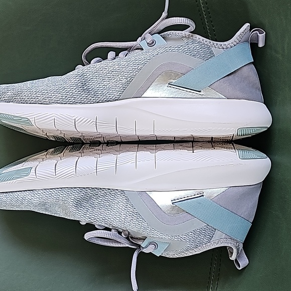Nike Flex TR 9s, size US 10, wolf grey (light green) - Picture 3 of 5